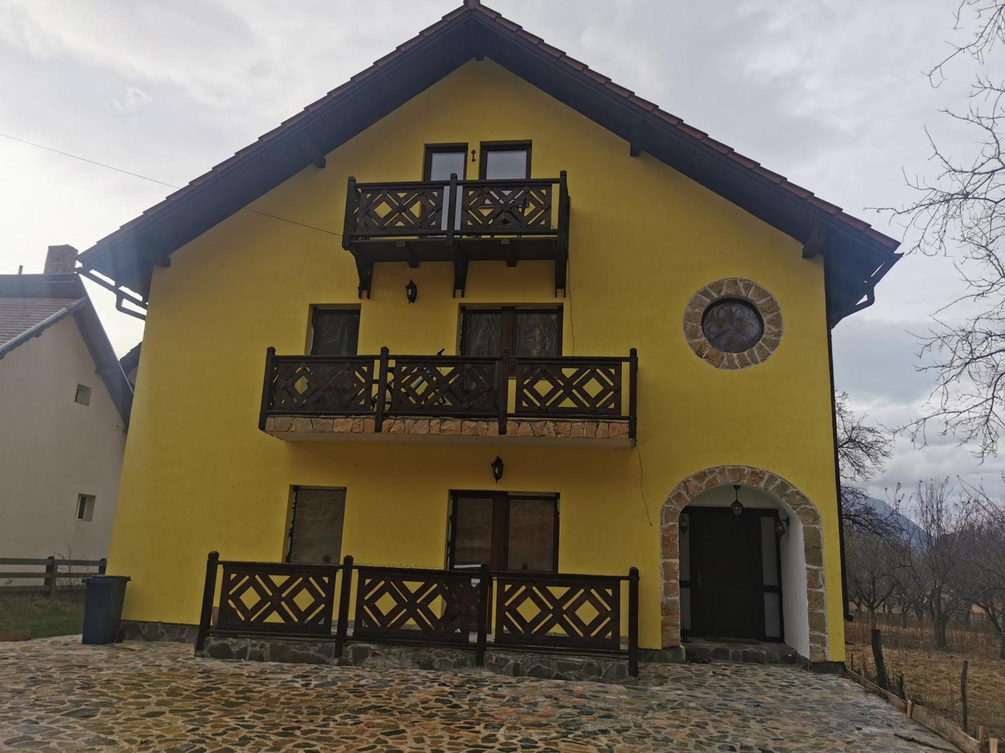 Yellow House Бран Экстерьер фото
