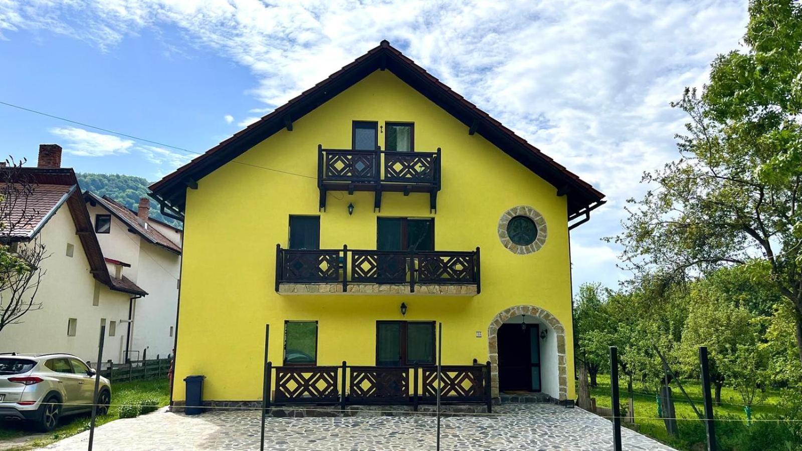 Yellow House Бран Экстерьер фото